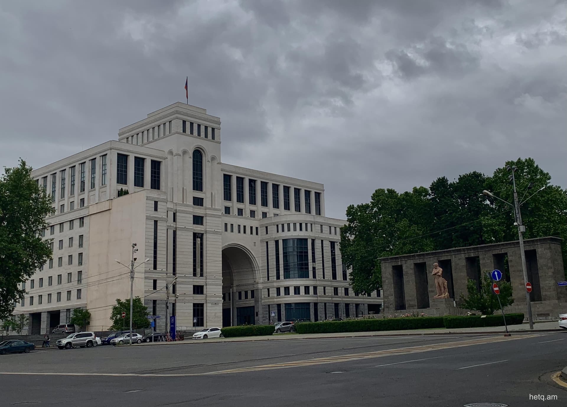 Armenia's Foreign Affairs Ministry - Remember the Genocide, but Pursue Peace